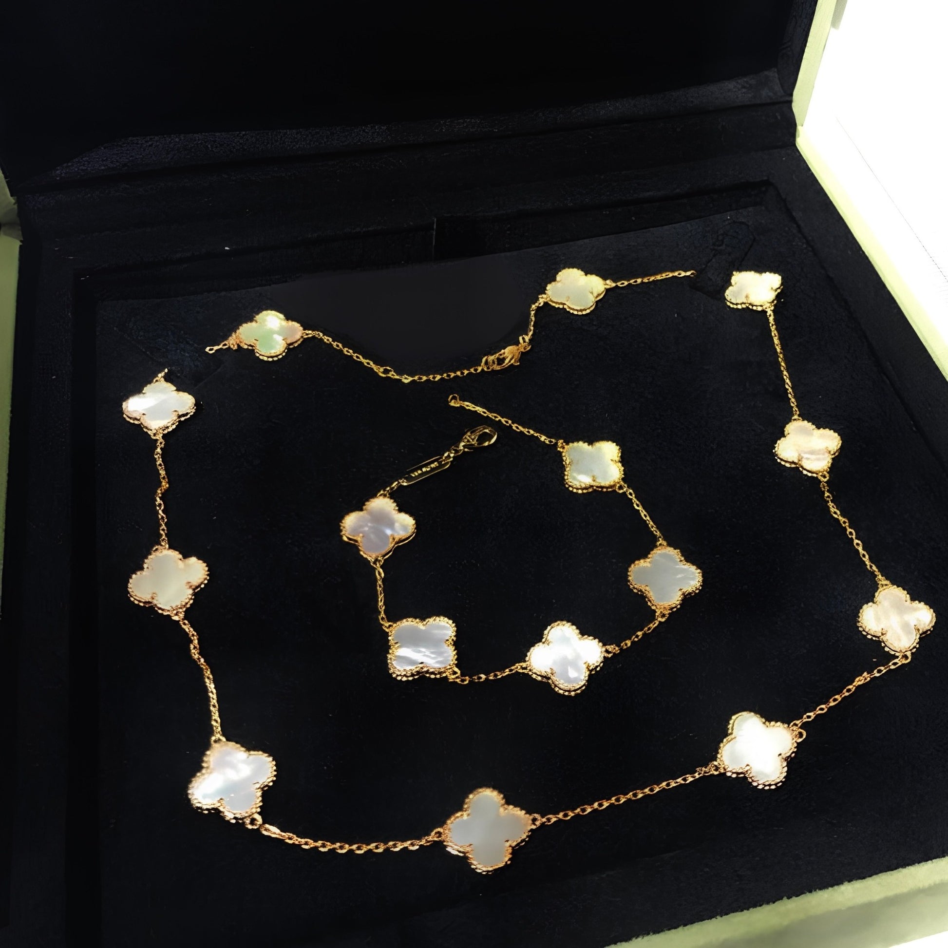 925 | Gold White Yonca Set